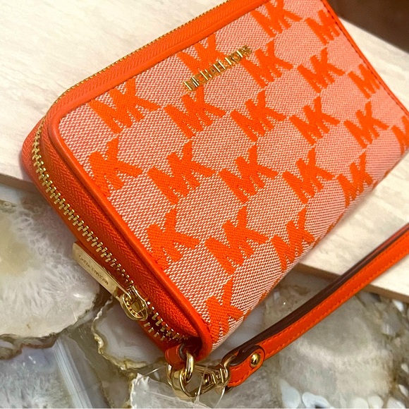 Michael Kors jet set phone holder wallet - Picture 5 of 7